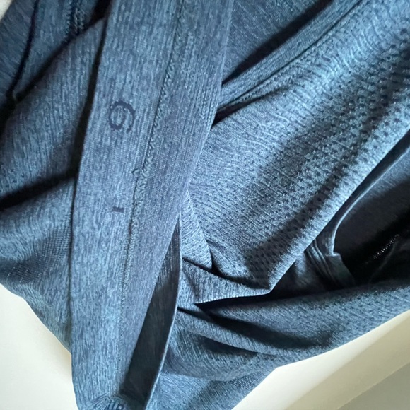 lululemon Swifty Tech Racerback Tank Top 2.0 Waist Length - True Navy/Iron Blue - Picture 5 of 5